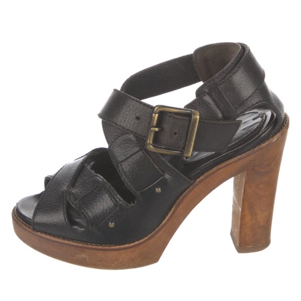Chloe Black Sandals with Sleek Design